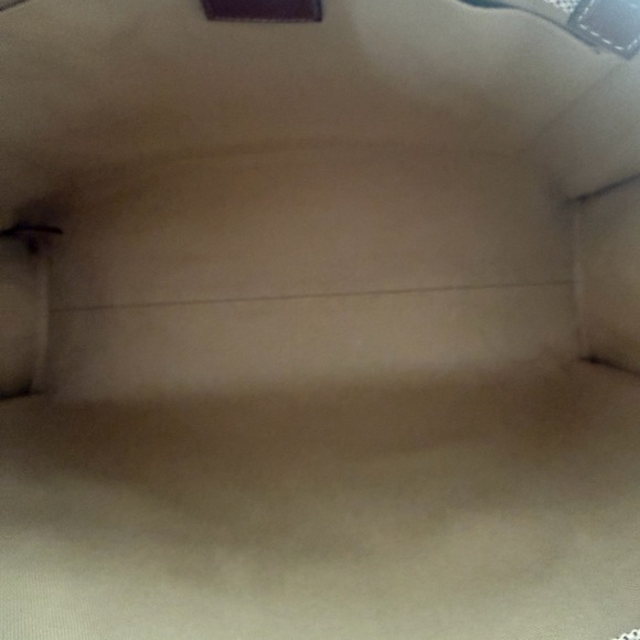 Chloé Tan Canvas Tote with Logo Straps - Picture 4 of 7